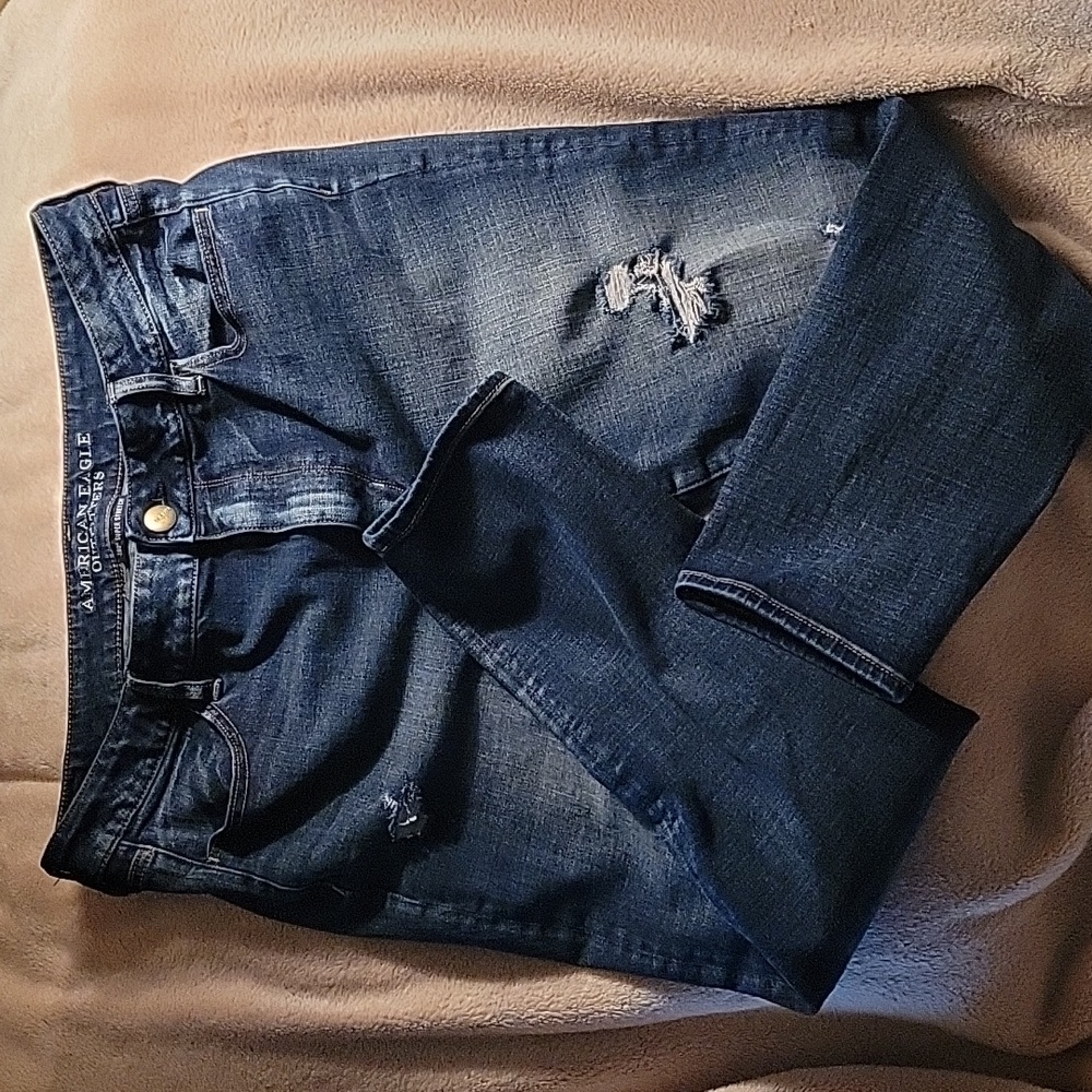 American Eagle juniors 360 super stretch. Size 18 short. No stains.